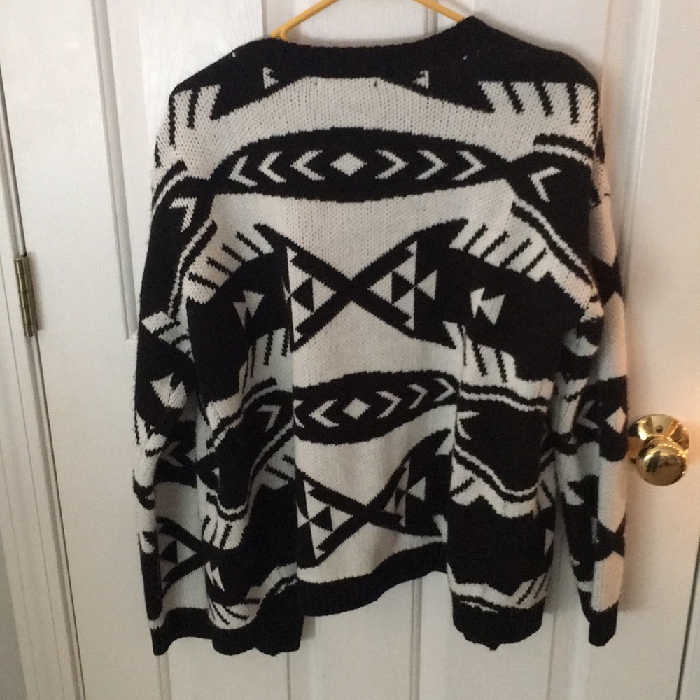 Tribal Pattern Cardigan - Picture 2 of 2